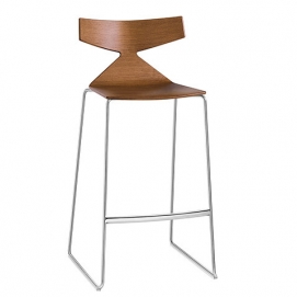 Saya bar stool